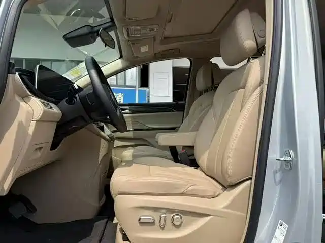 Buick GL8 Hybrid — миниатюра 10