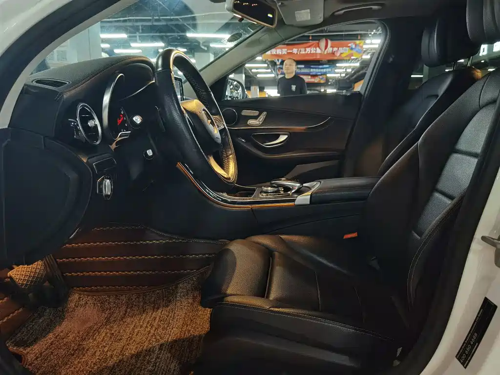 Mercedes-Benz C-Class — миниатюра 6