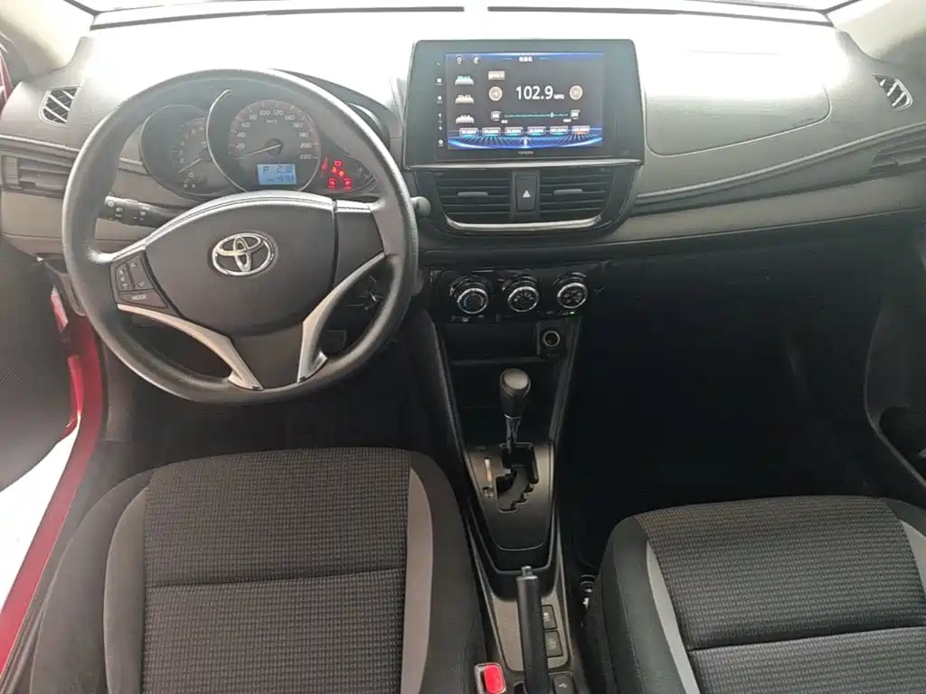 Toyota Vios FS — миниатюра 10