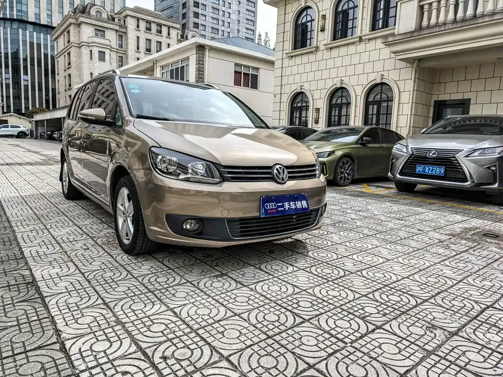 Volkswagen Touran — миниатюра 3