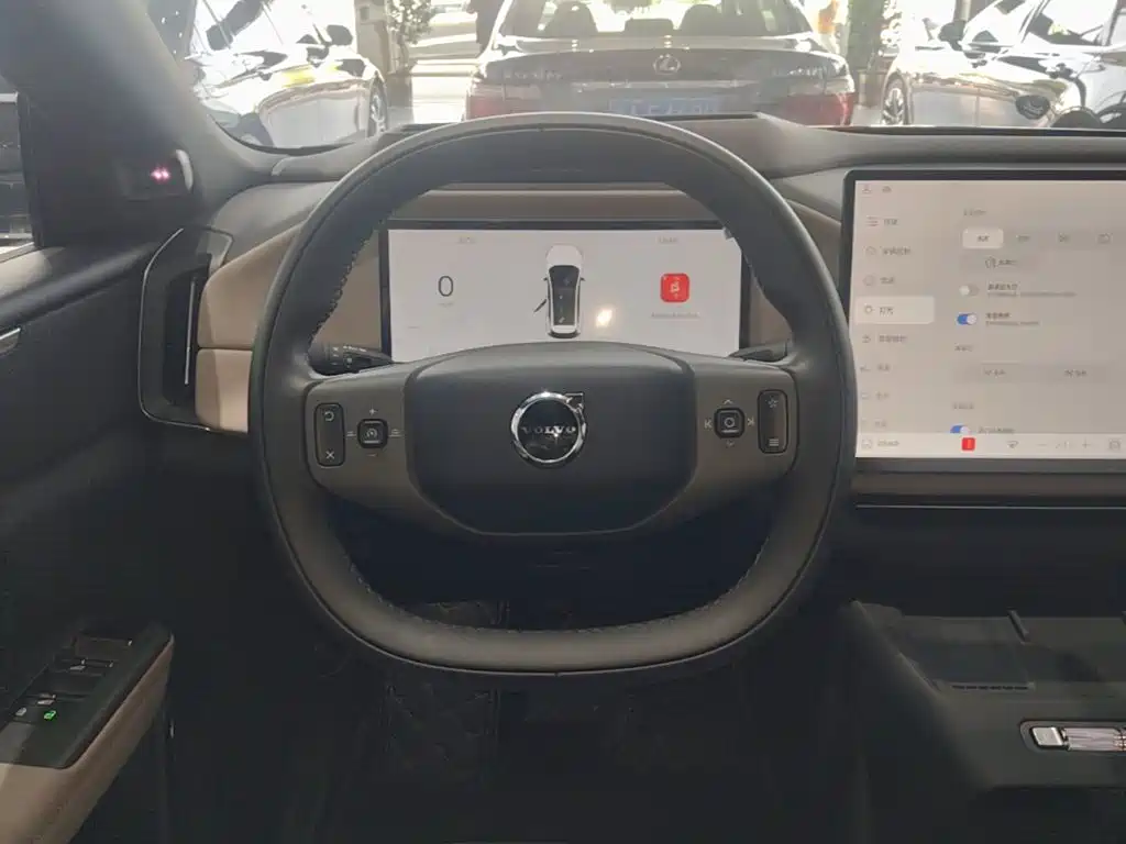 Volvo XC70 PHEV — миниатюра 11