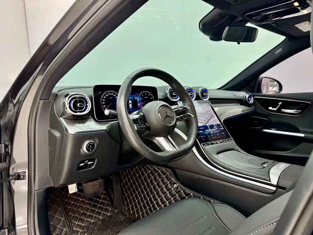 Mercedes-Benz C-Class — миниатюра 6