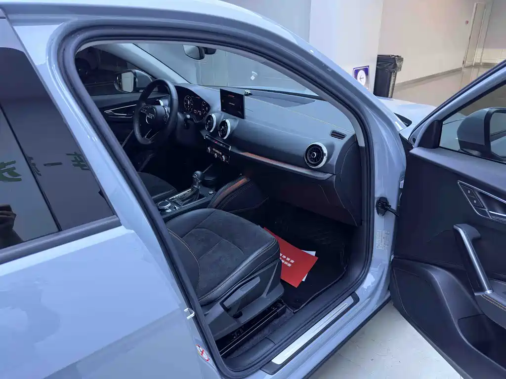 Audi Q2L e-tron — миниатюра 9