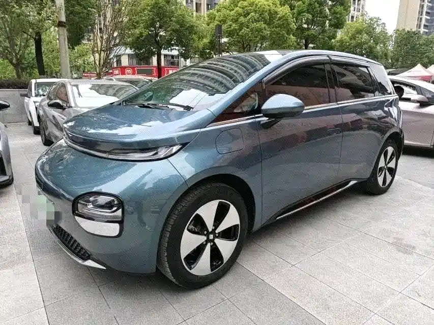 Baojun Yunduo — миниатюра 3