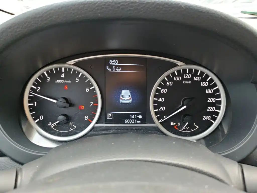 Nissan Tiida — миниатюра 12