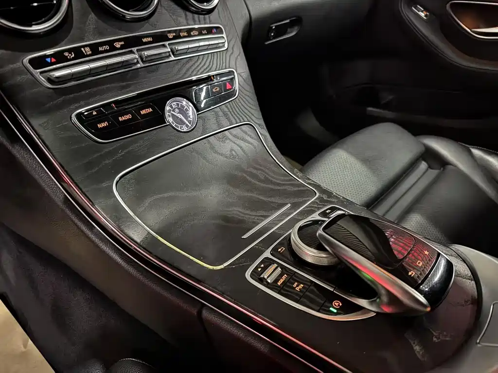 Mercedes-Benz C-Class — миниатюра 7
