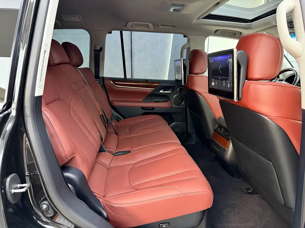 Lexus LX — миниатюра 14