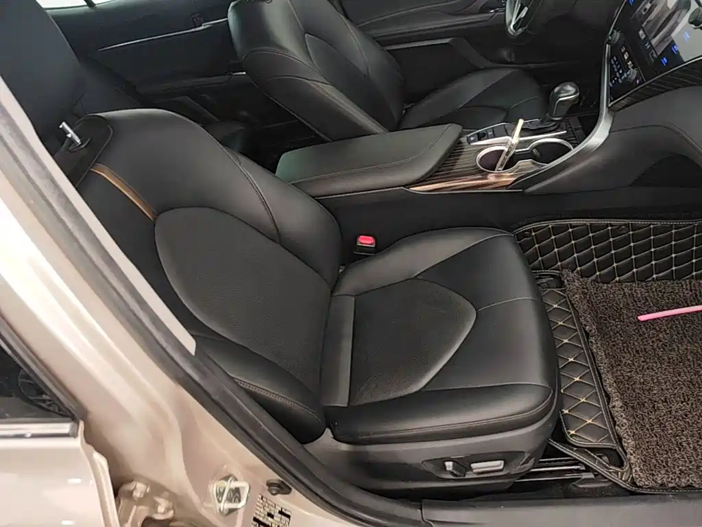 Toyota Camry — миниатюра 25