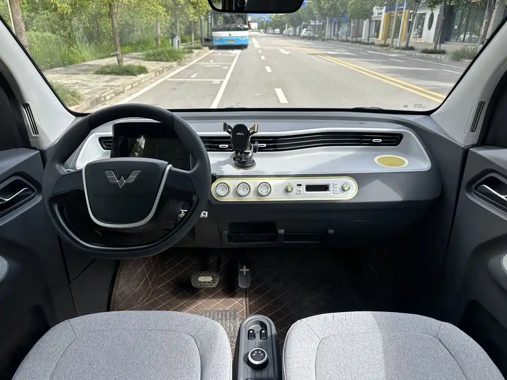 Wuling MINIEV — миниатюра 5