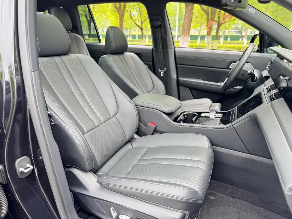 Li Auto ONE 2020 6 мест