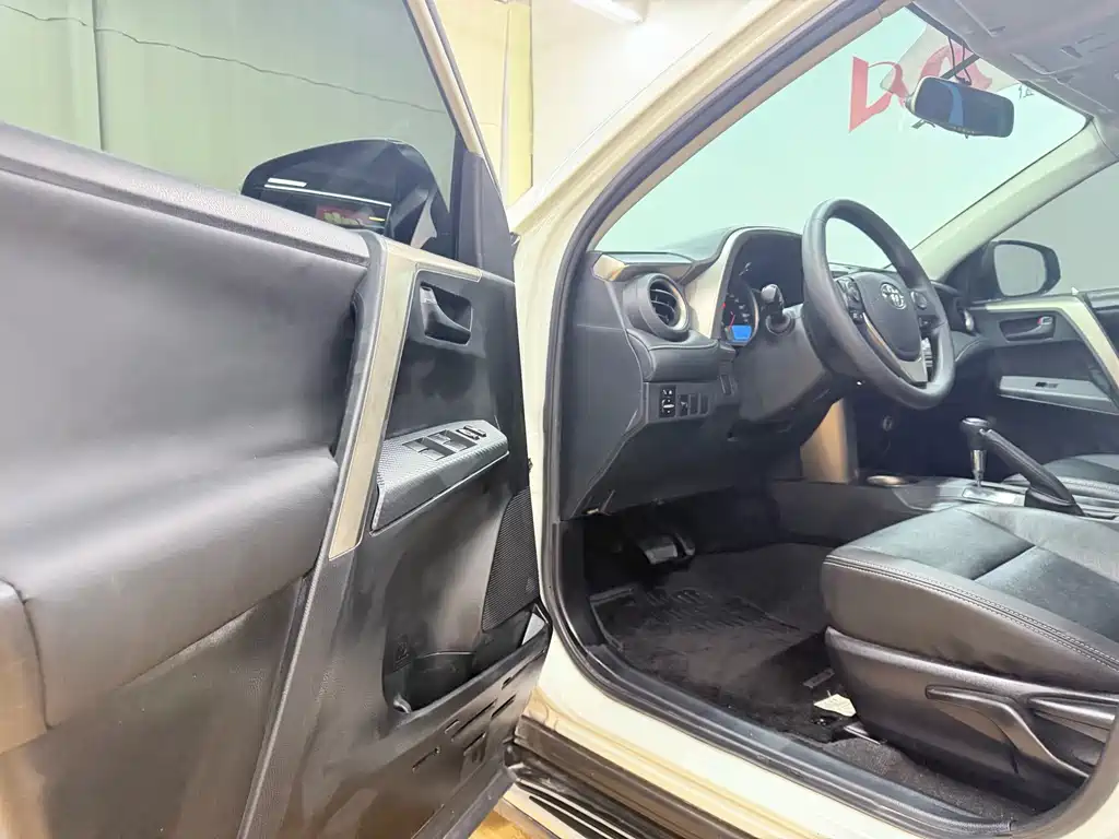 Toyota RAV4 — миниатюра 20