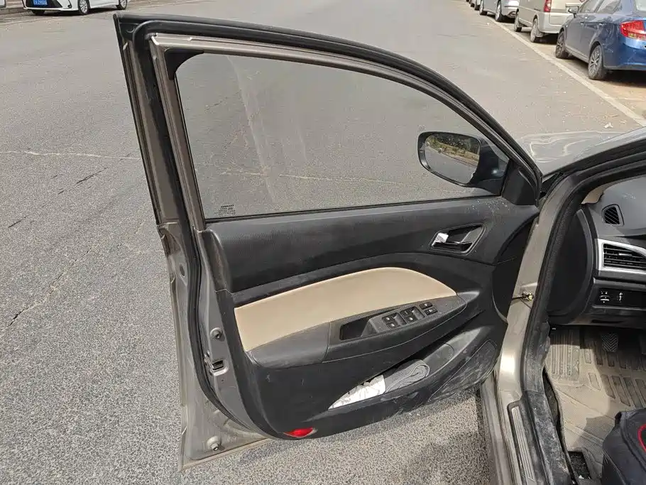 Changan V7 — миниатюра 7