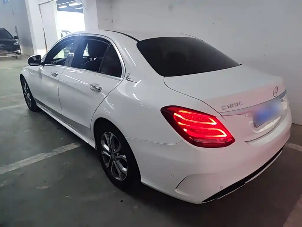 Mercedes-Benz C-Class — миниатюра 5