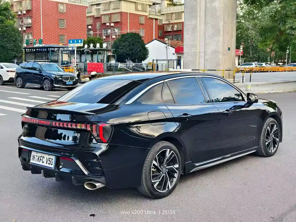 Lynk & Co 03 — миниатюра 7