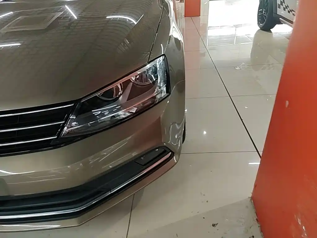 Volkswagen Sagitar — миниатюра 24