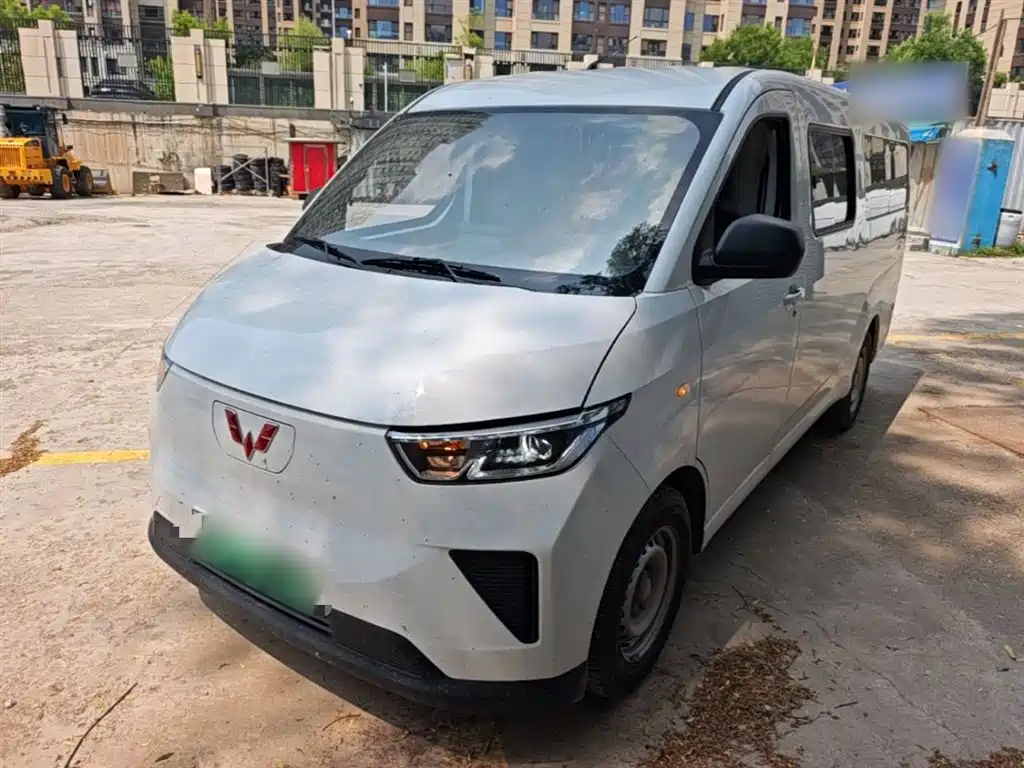 Wuling Yangguang 2025