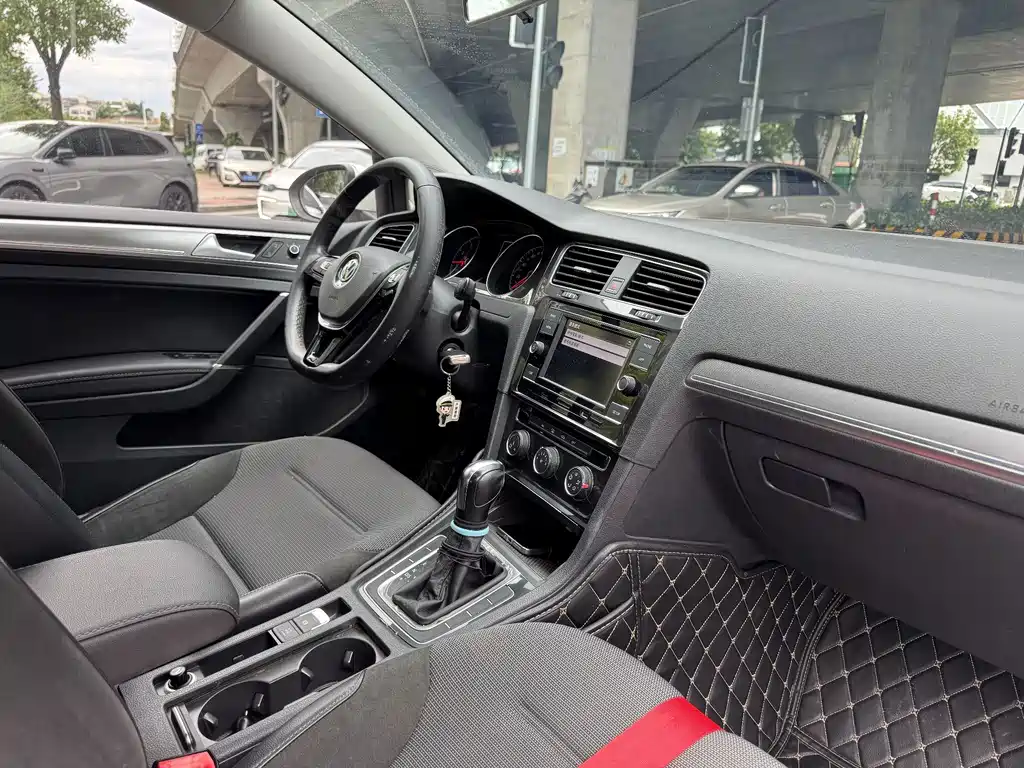 Volkswagen Golf — миниатюра 11