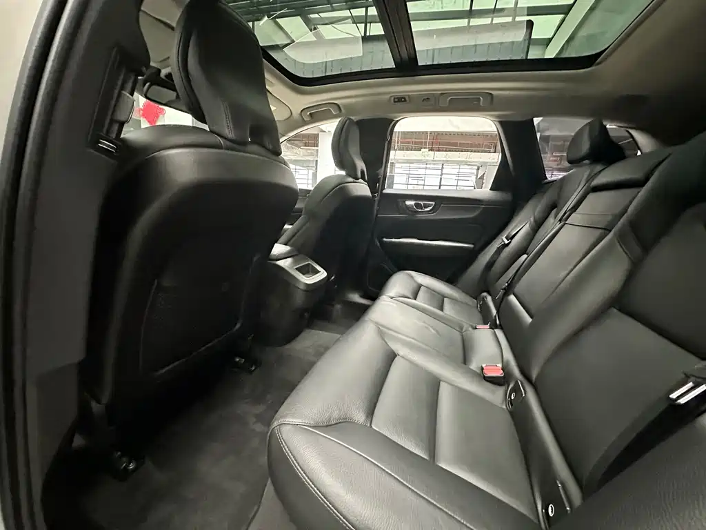 Volvo XC60 — миниатюра 10