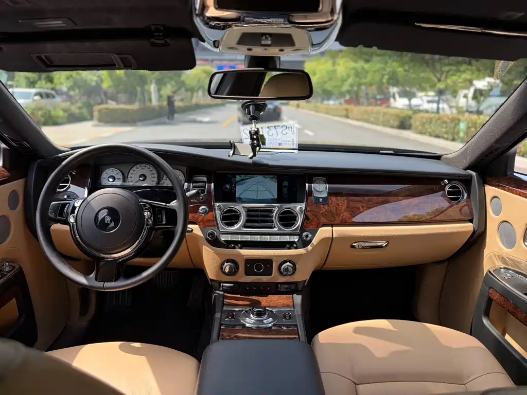 Rolls-Royce Ghost — миниатюра 17