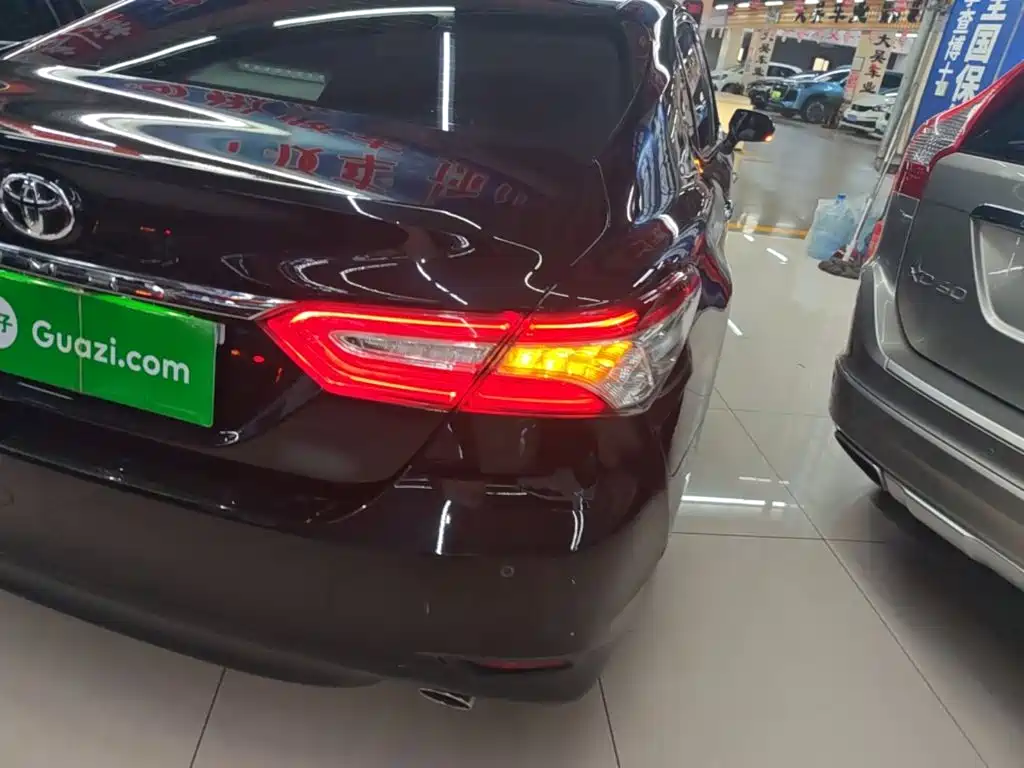 Toyota Camry — миниатюра 8