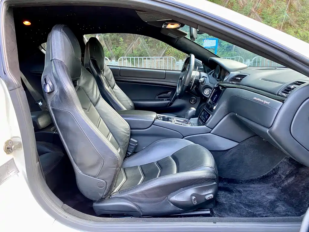 Maserati GranTurismo — миниатюра 10