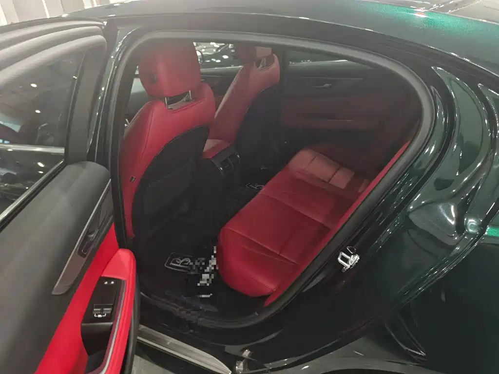 Jaguar XEL — миниатюра 6