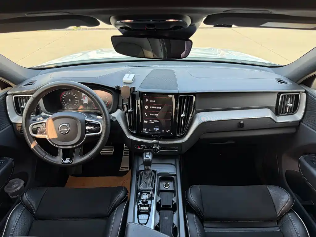 Volvo XC60 — миниатюра 10