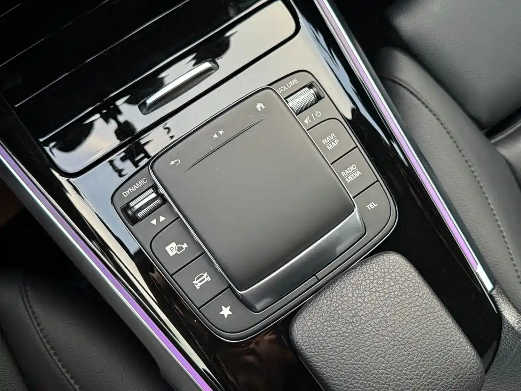 Mercedes-Benz GLB — миниатюра 30