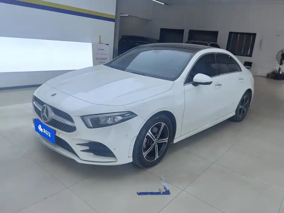 奔驰A级 2022款 改款三 A 200 L 运动轿车时尚型 2023