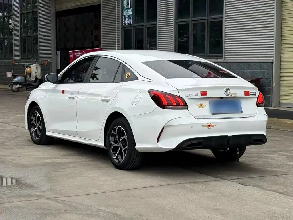 MG MG5 — миниатюра 25