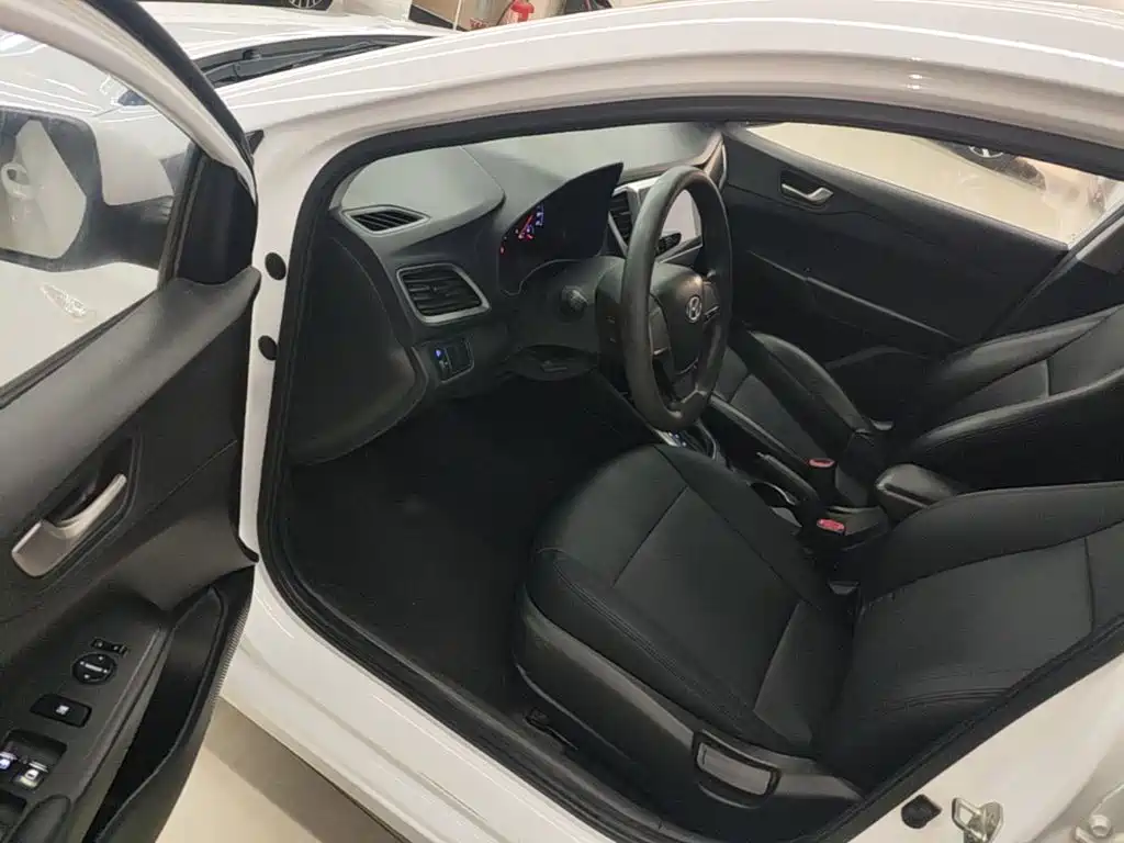 Hyundai Verna — миниатюра 16