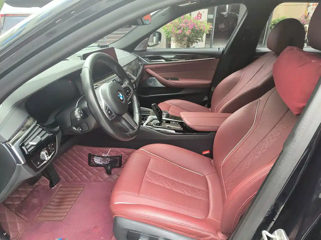 BMW 5 Series — миниатюра 9
