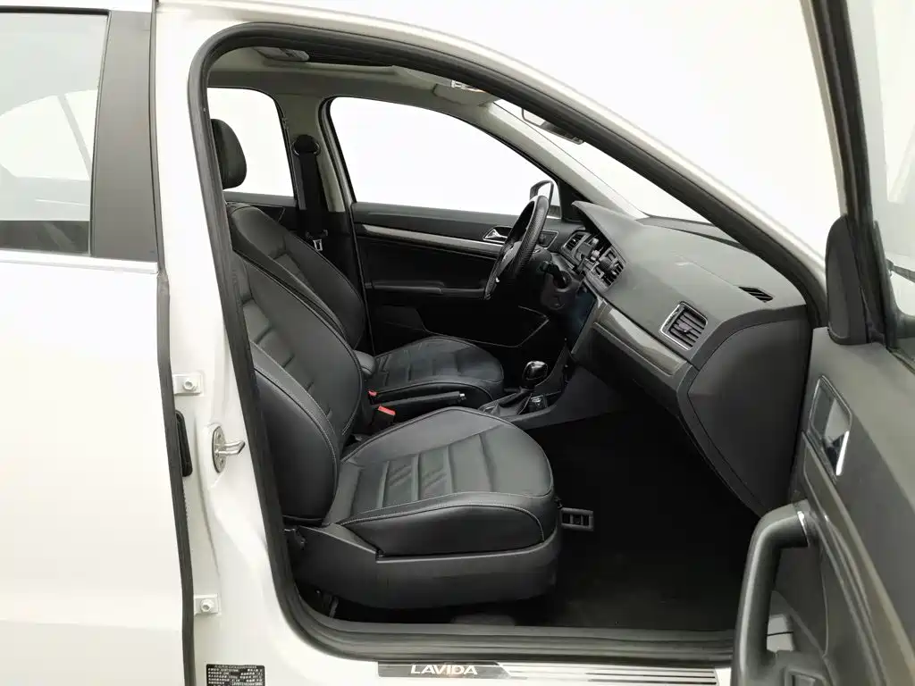 Volkswagen Lavida — миниатюра 23