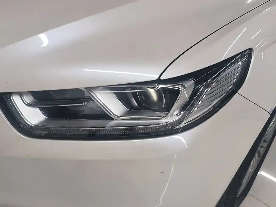 Ford Taurus — миниатюра 5