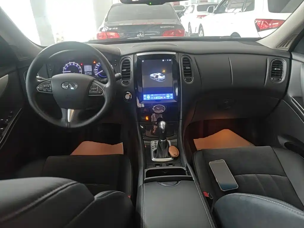 Infiniti QX50 — миниатюра 10