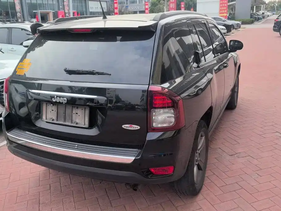 Jeep Compass (Import) — миниатюра 3