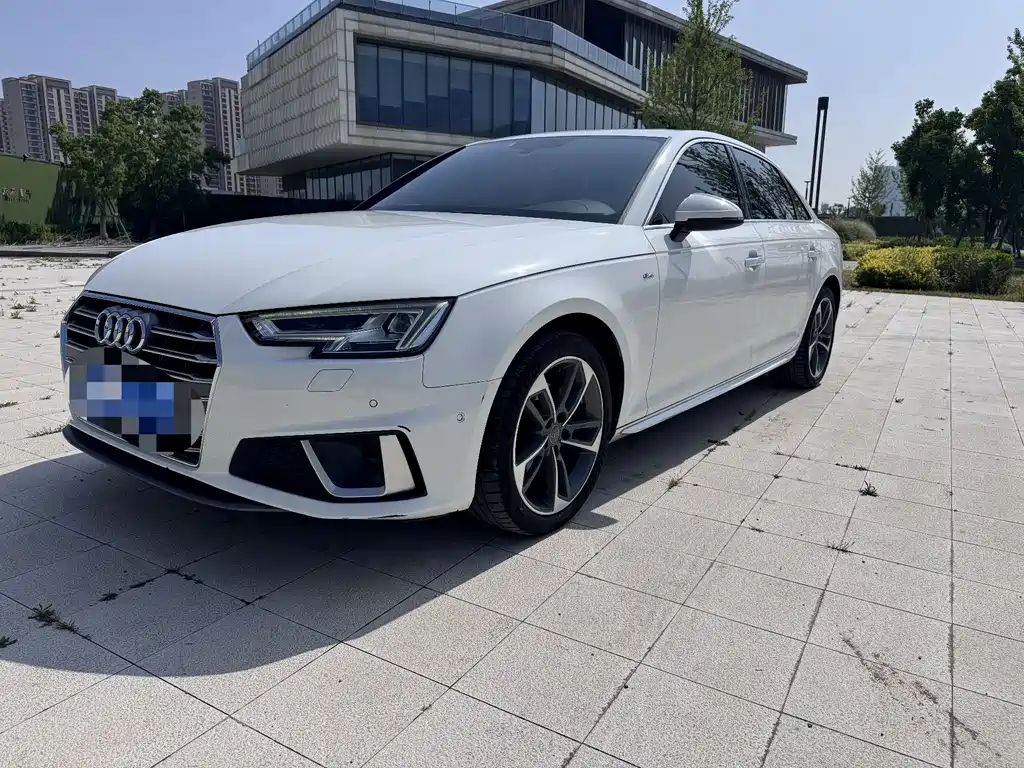 Купить Audi A4L