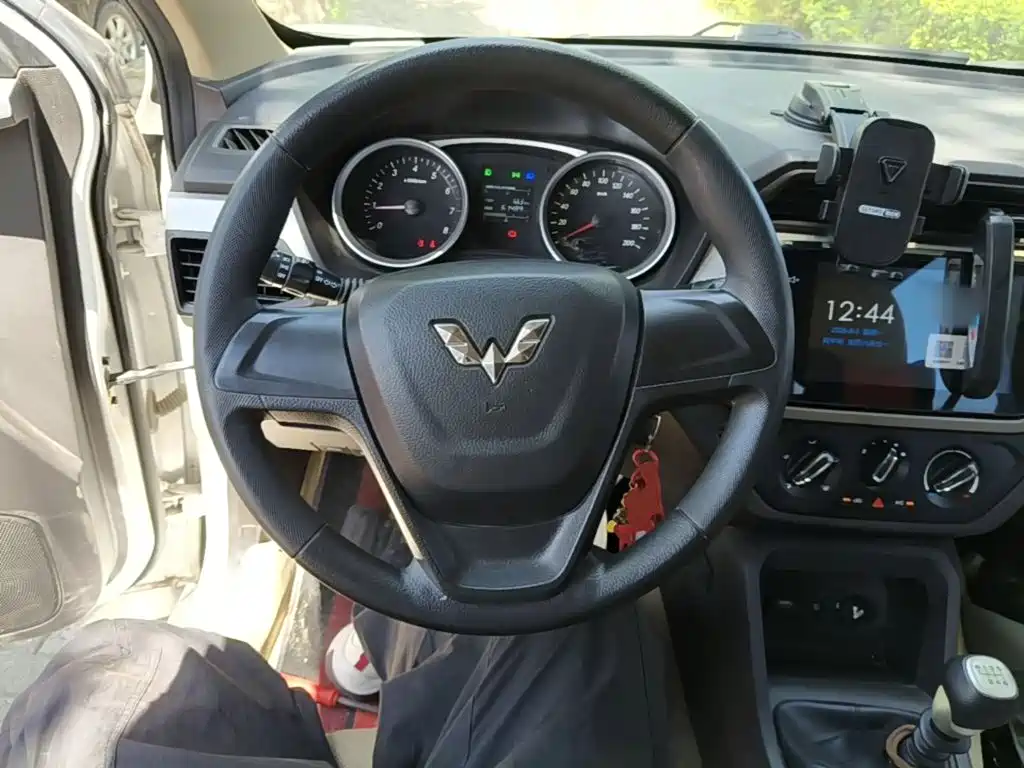 Wuling Hongguang — миниатюра 10
