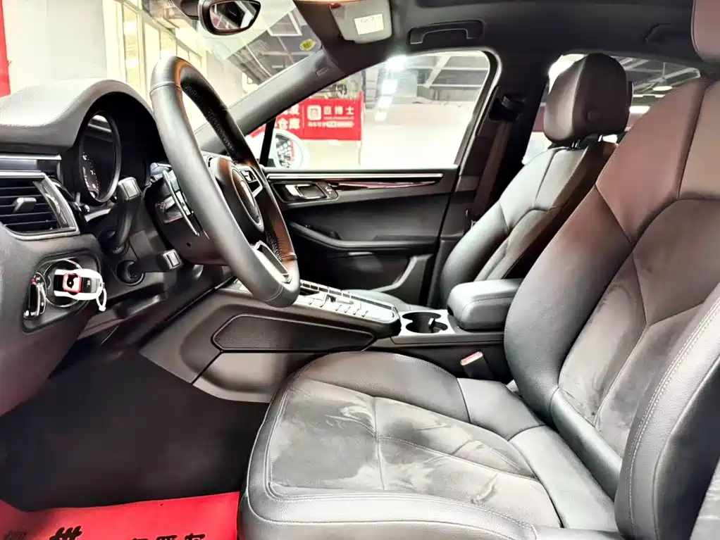 Porsche Macan — миниатюра 8