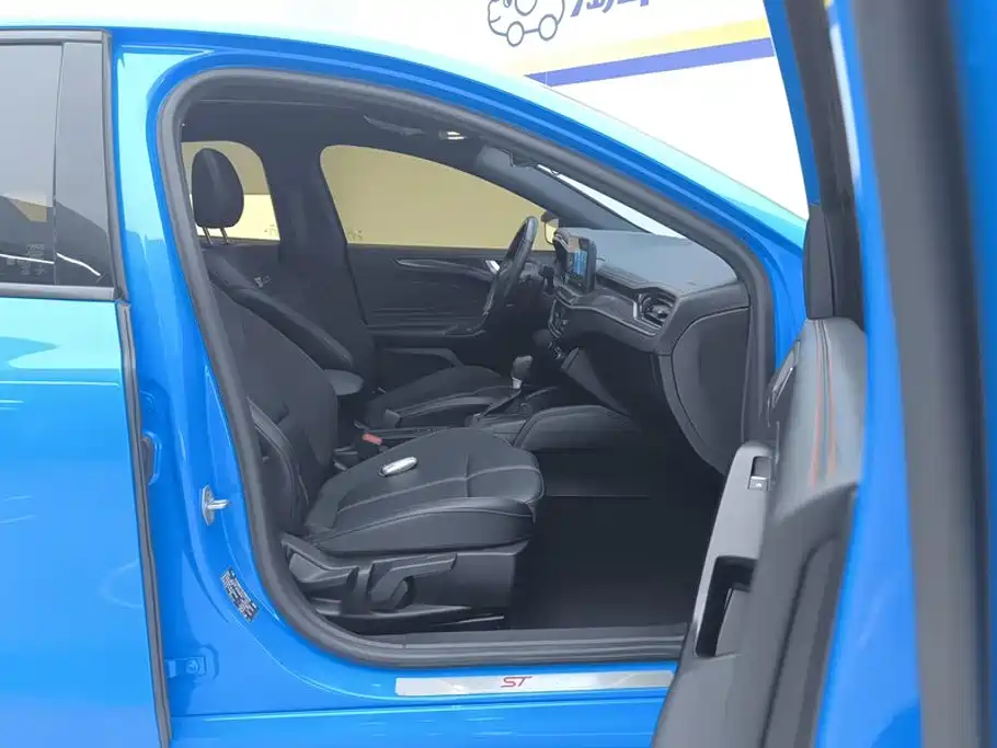 Ford Focus — миниатюра 8
