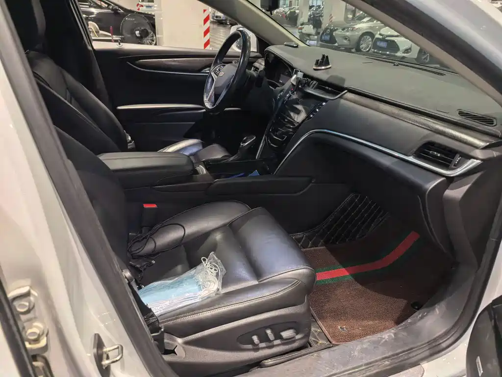 Cadillac XTS — миниатюра 8