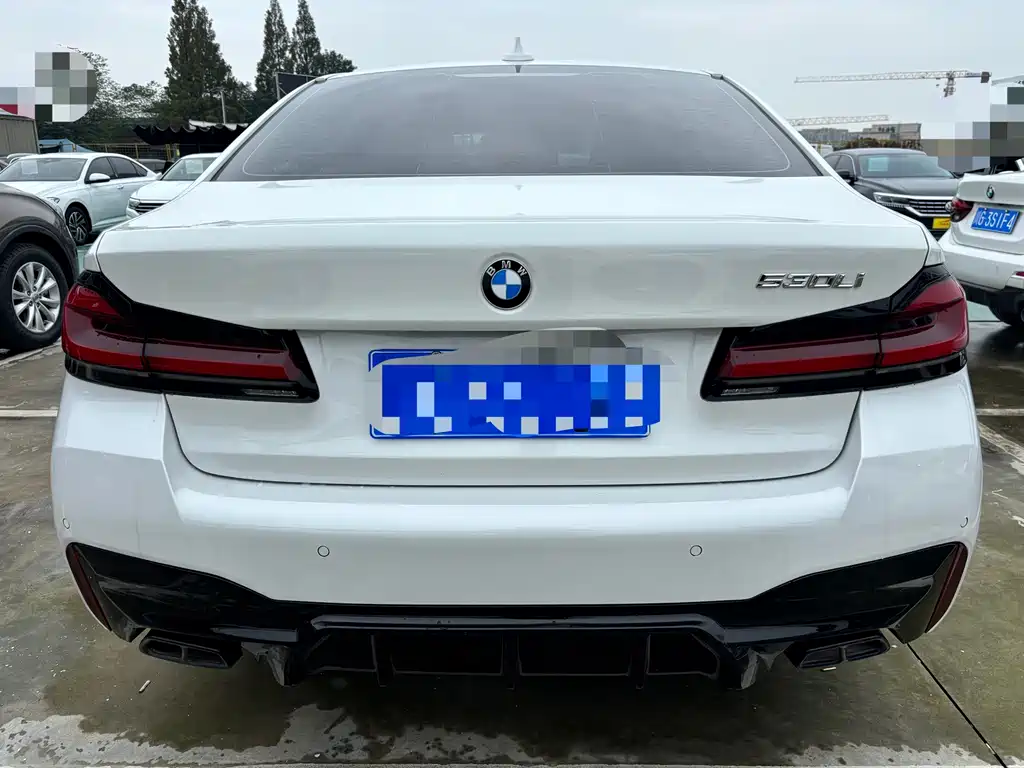 BMW 5 Series — миниатюра 14