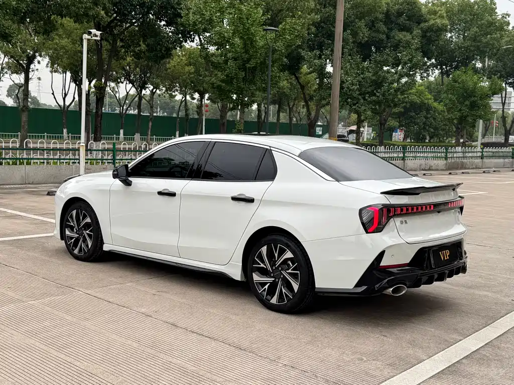Lynk & Co 03 — миниатюра 14