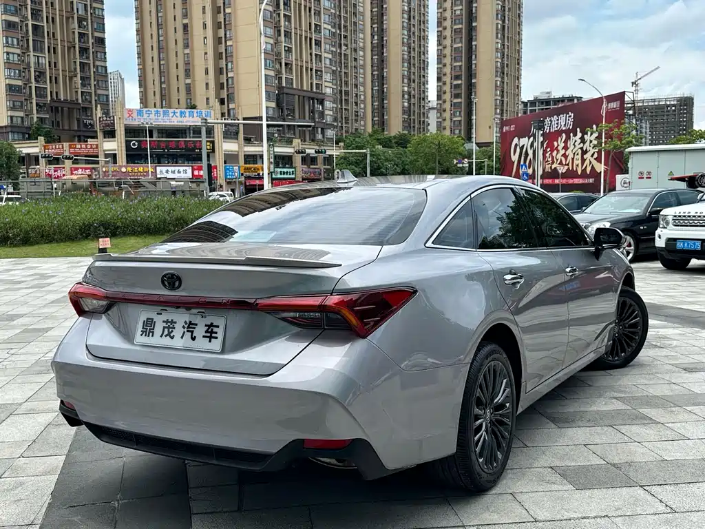 Toyota Avalon — миниатюра 7