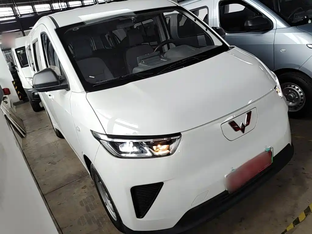 Wuling Yangguang — миниатюра 4