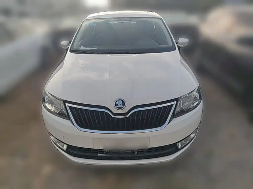 Skoda Rapid Spaceback — миниатюра 5