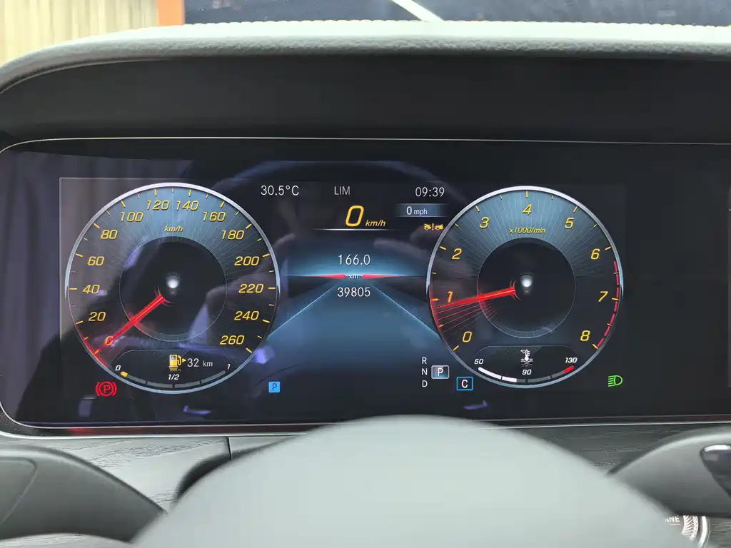 MERCEDES-BENZ E CLASS