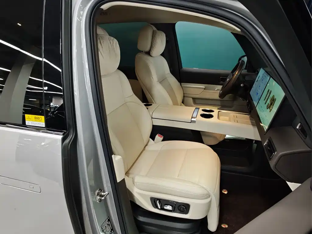 Li Auto Li MEGA — миниатюра 15