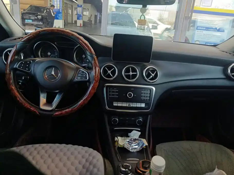 Mercedes-Benz GLA — миниатюра 12