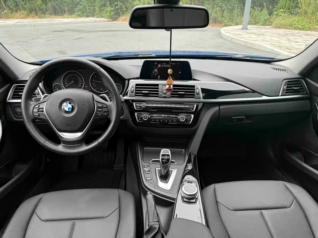 BMW 3 Series — миниатюра 7